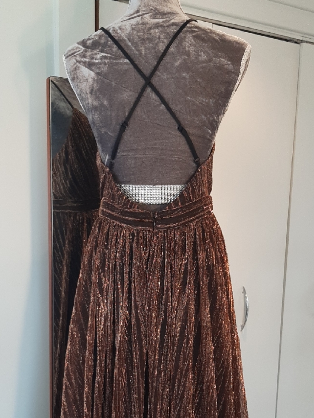 NWTπle chateauπGOLD METALLIC Brown Pleated Plung V-Neck OPEN BACK Maxi Sz M - Picture 6 of 12